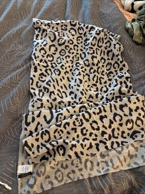 Ann Tylor chasmerr Leopard Print Knit Scarf - Black on Taupe